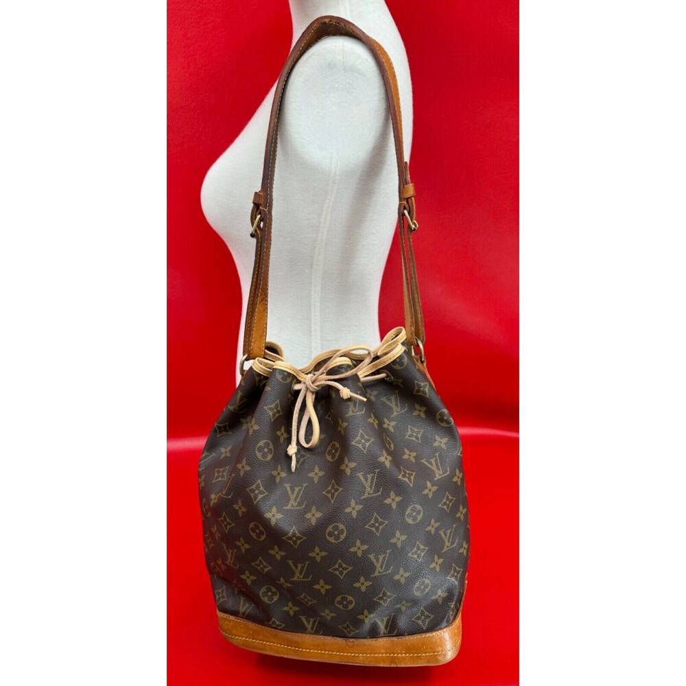 Louis Vuitton Full Size Noe Monogram Bucket Shoulder Bag Vintage